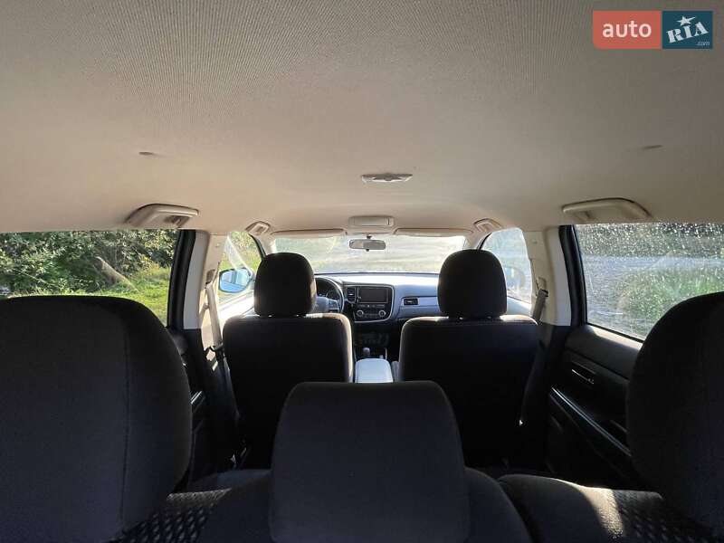 Позашляховик / Кросовер Mitsubishi Outlander 2017 в Богородчанах