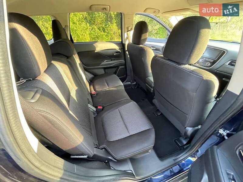 Позашляховик / Кросовер Mitsubishi Outlander 2017 в Богородчанах