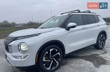 Внедорожник / Кроссовер Mitsubishi Outlander 2021 в Киеве