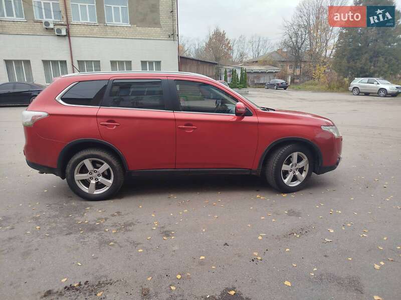 Внедорожник / Кроссовер Mitsubishi Outlander 2014 в Шепетовке