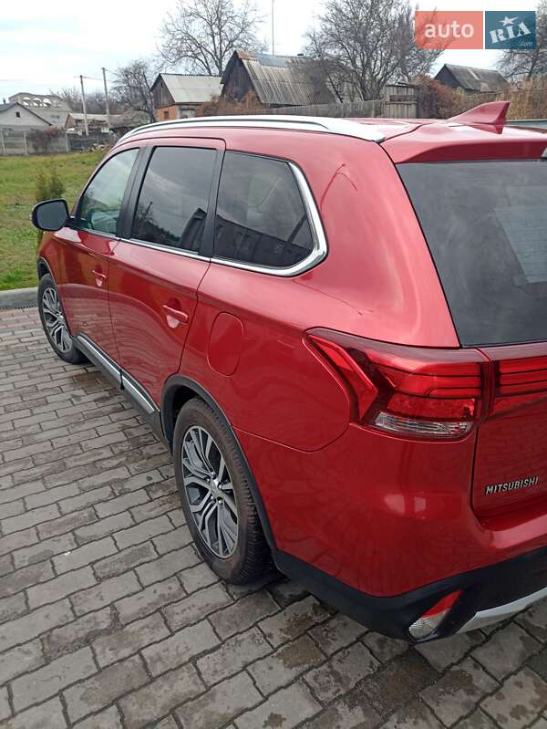 Внедорожник / Кроссовер Mitsubishi Outlander 2016 в Малине фото 5 Внедорожник / Кроссовер Mitsubishi Outlander 2016 в Малине