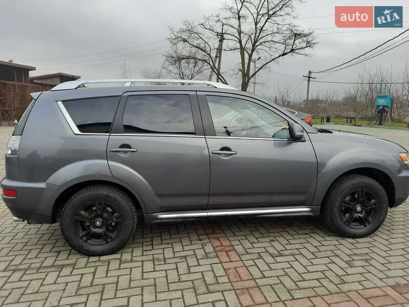 Внедорожник / Кроссовер Mitsubishi Outlander 2009 в Золочеве
