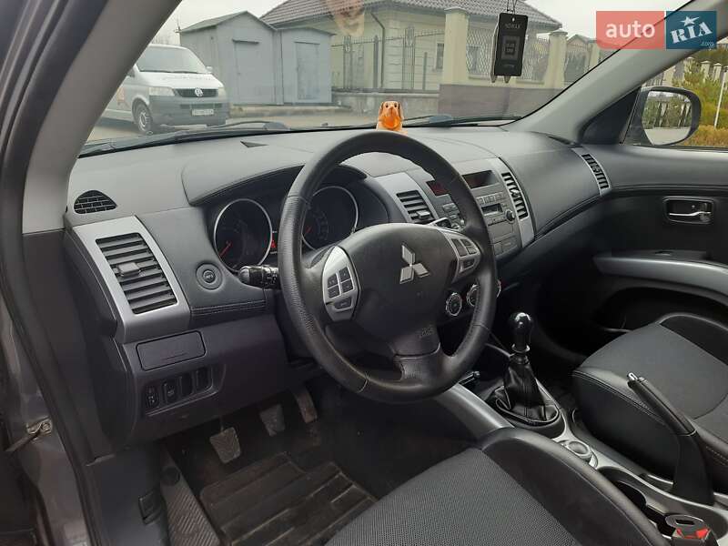 Внедорожник / Кроссовер Mitsubishi Outlander 2009 в Золочеве