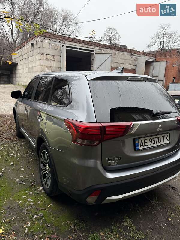 Позашляховик / Кросовер Mitsubishi Outlander 2017 в Кам'янському фото 4 Позашляховик / Кросовер Mitsubishi Outlander 2017 в Кам'янському