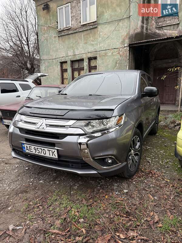 Позашляховик / Кросовер Mitsubishi Outlander 2017 в Кам'янському фото Позашляховик / Кросовер Mitsubishi Outlander 2017 в Кам'янському