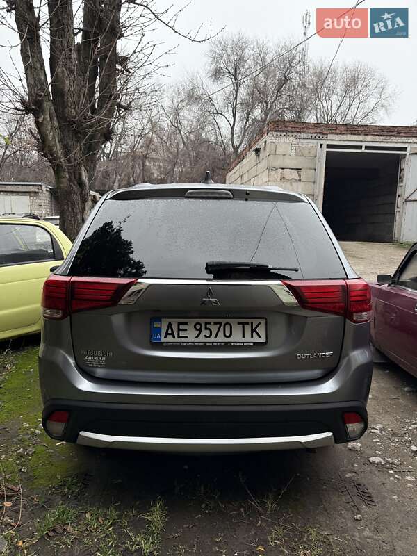 Позашляховик / Кросовер Mitsubishi Outlander 2017 в Кам'янському фото 5 Позашляховик / Кросовер Mitsubishi Outlander 2017 в Кам'янському