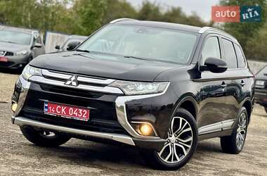 Внедорожник / Кроссовер Mitsubishi Outlander 2016 в Калуше