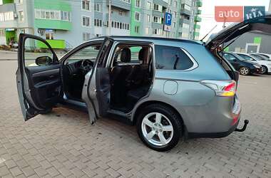 Позашляховик / Кросовер Mitsubishi Outlander 2013 в Львові