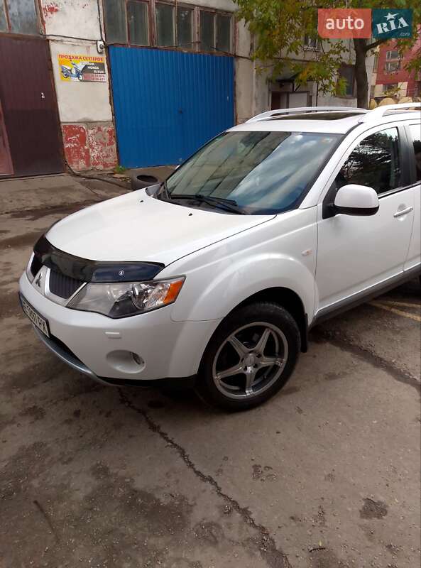 Позашляховик / Кросовер Mitsubishi Outlander 2008 в Кривому Розі фото Позашляховик / Кросовер Mitsubishi Outlander 2008 в Кривому Розі