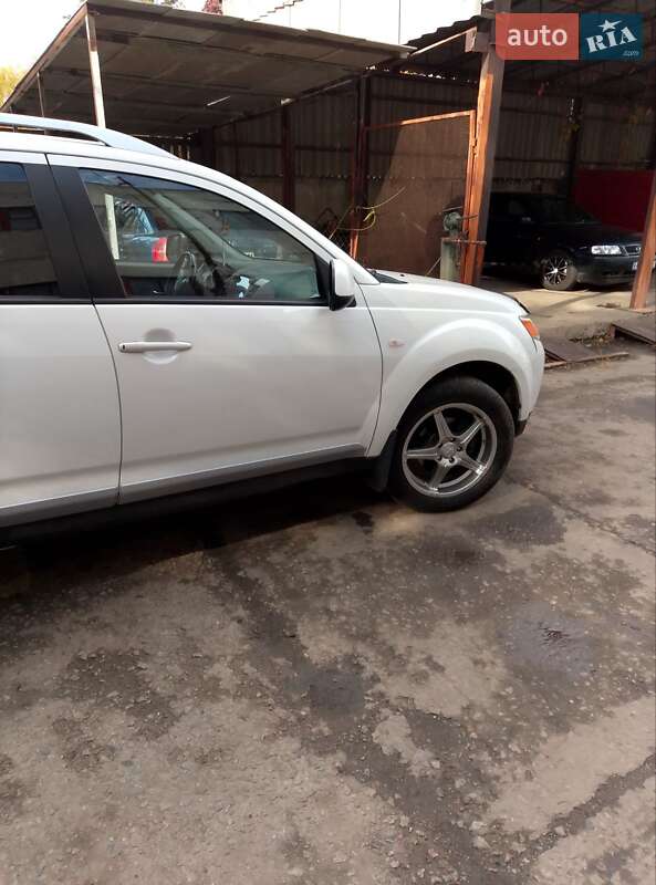Позашляховик / Кросовер Mitsubishi Outlander 2008 в Кривому Розі фото 76 Позашляховик / Кросовер Mitsubishi Outlander 2008 в Кривому Розі