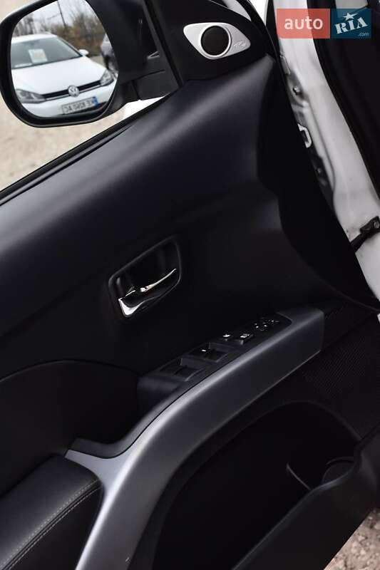 Позашляховик / Кросовер Mitsubishi Outlander 2008 в Кривому Розі фото 6 Позашляховик / Кросовер Mitsubishi Outlander 2008 в Кривому Розі