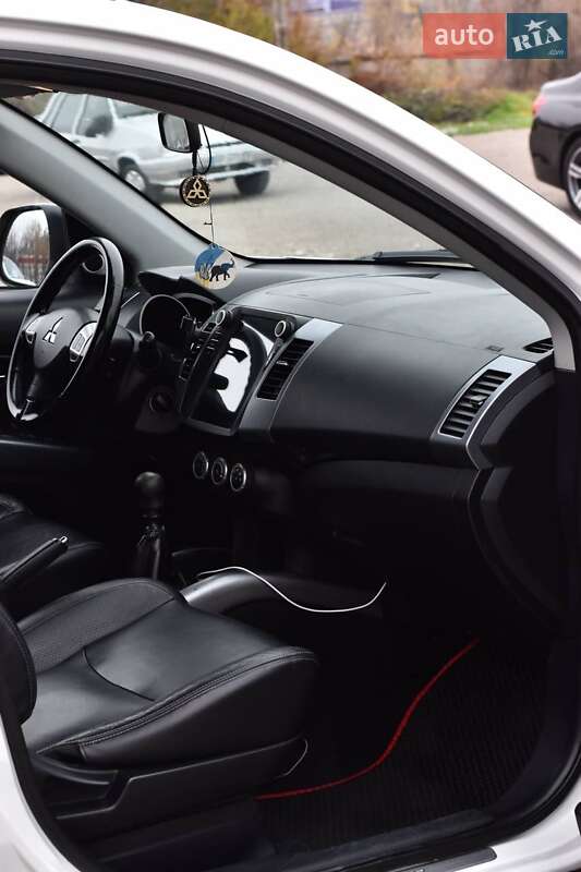 Позашляховик / Кросовер Mitsubishi Outlander 2008 в Кривому Розі фото 50 Позашляховик / Кросовер Mitsubishi Outlander 2008 в Кривому Розі