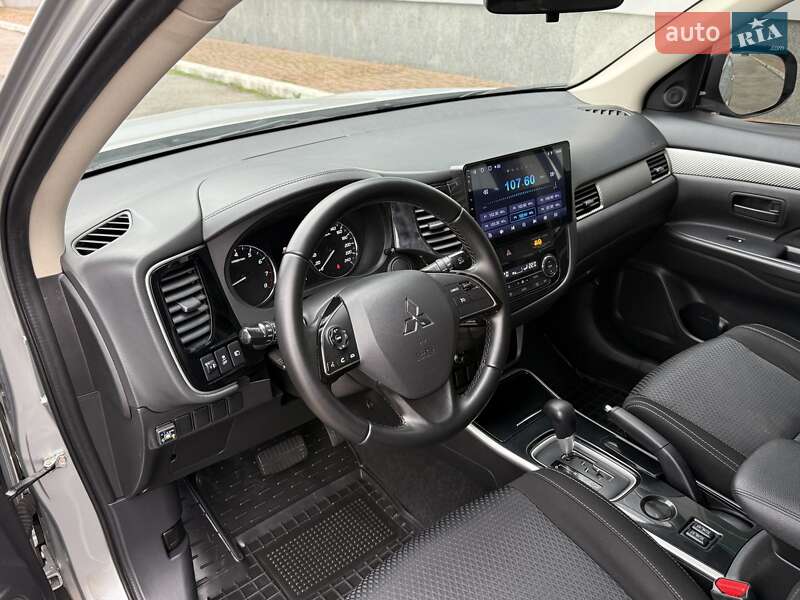 Позашляховик / Кросовер Mitsubishi Outlander 2017 в Білій Церкві