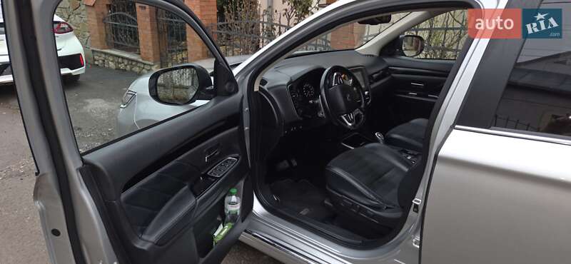 Позашляховик / Кросовер Mitsubishi Outlander 2020 в Тернополі фото 7 Позашляховик / Кросовер Mitsubishi Outlander 2020 в Тернополі