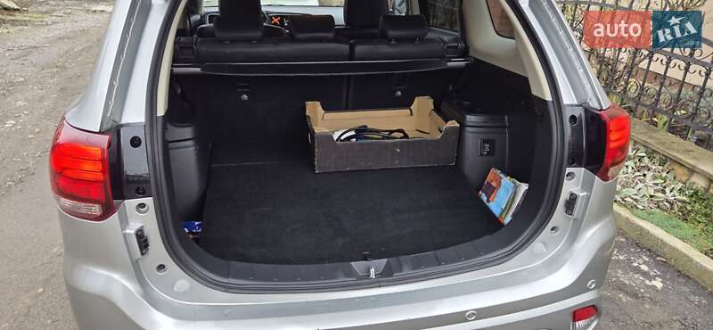 Позашляховик / Кросовер Mitsubishi Outlander 2020 в Тернополі фото 14 Позашляховик / Кросовер Mitsubishi Outlander 2020 в Тернополі