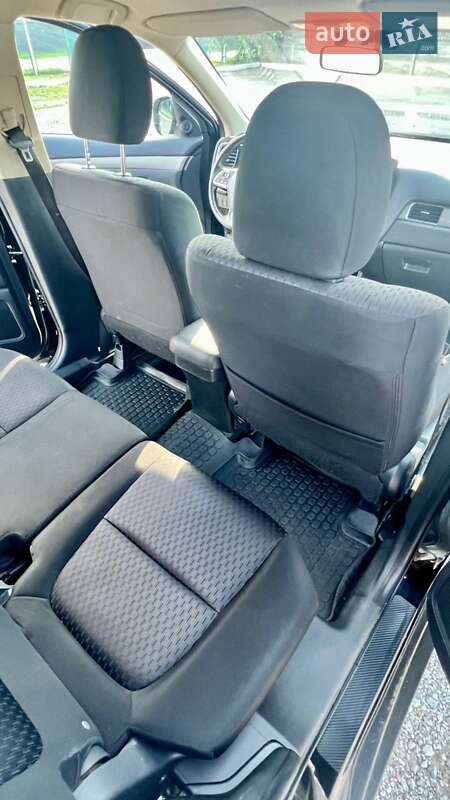 Позашляховик / Кросовер Mitsubishi Outlander 2012 в Батурині фото 14 Позашляховик / Кросовер Mitsubishi Outlander 2012 в Батурині