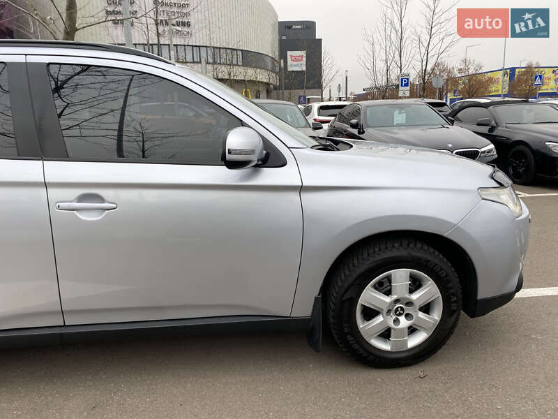 Позашляховик / Кросовер Mitsubishi Outlander 2012 в Києві фото 6 Позашляховик / Кросовер Mitsubishi Outlander 2012 в Києві