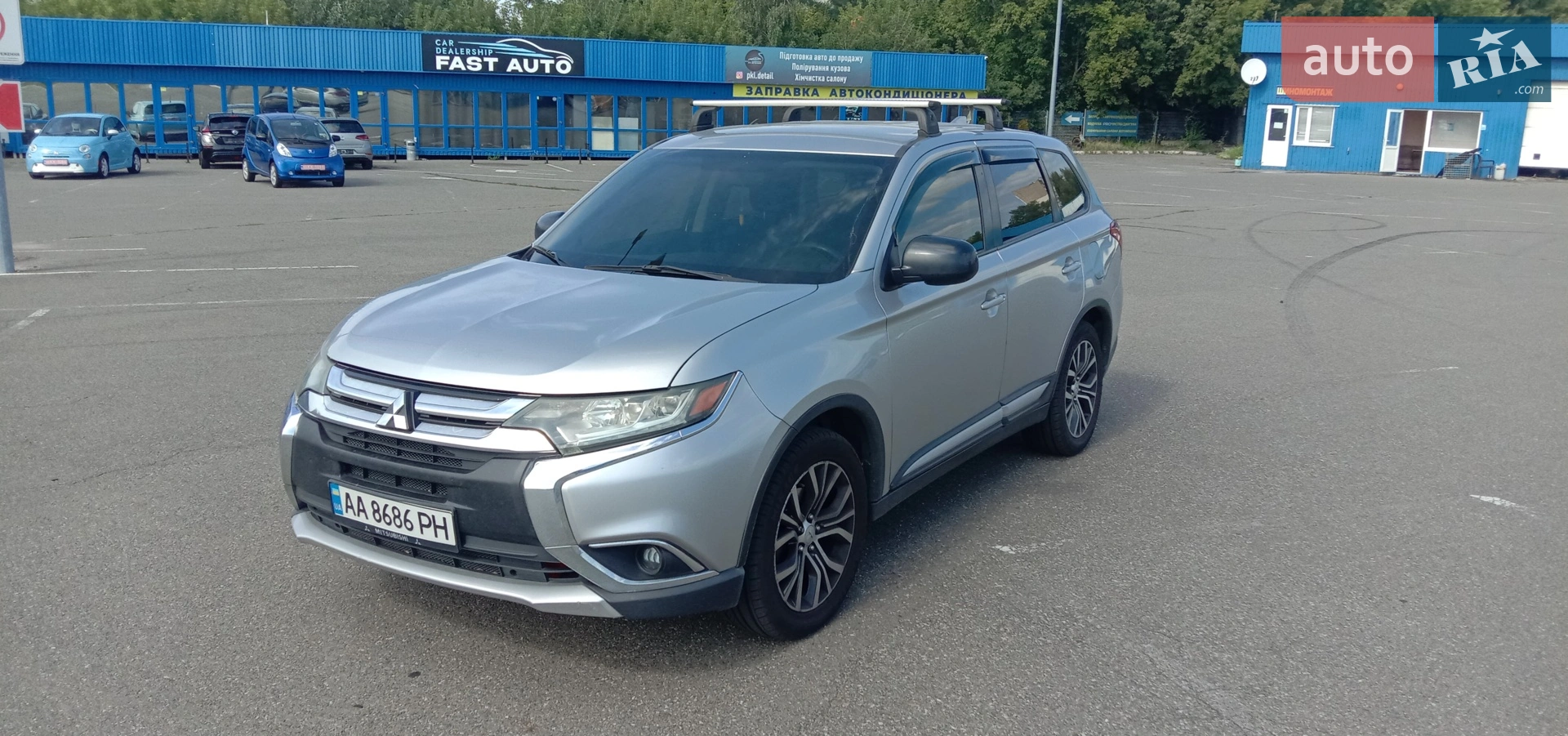 2018 Mitsubishi Outlander - фото 1