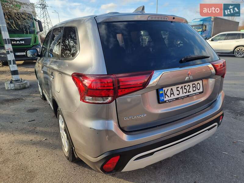 Внедорожник / Кроссовер Mitsubishi Outlander 2020 в Ирпене фото 7 Внедорожник / Кроссовер Mitsubishi Outlander 2020 в Ирпене