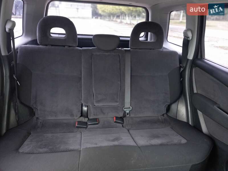 Позашляховик / Кросовер Mitsubishi Outlander 2003 в Хотині фото 14 Позашляховик / Кросовер Mitsubishi Outlander 2003 в Хотині