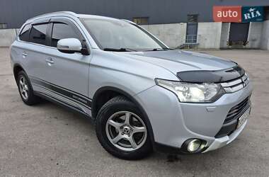 Внедорожник / Кроссовер Mitsubishi Outlander 2014 в Киеве