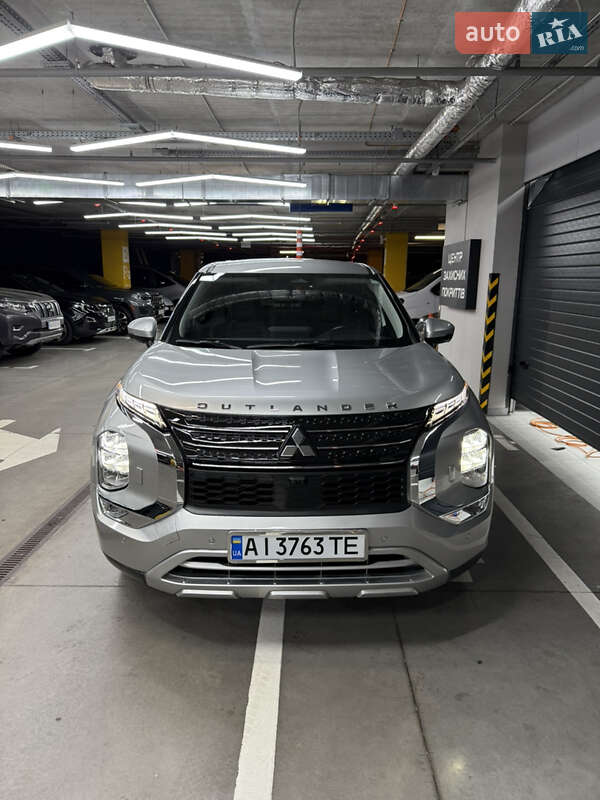 Внедорожник / Кроссовер Mitsubishi Outlander 2022 в Ирпене
