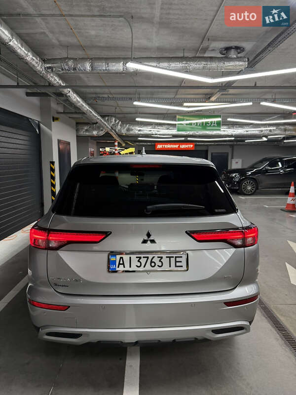 Внедорожник / Кроссовер Mitsubishi Outlander 2022 в Ирпене