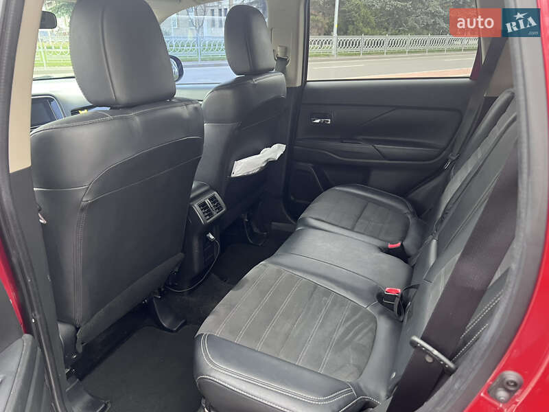 Внедорожник / Кроссовер Mitsubishi Outlander 2019 в Киеве фото 9 Внедорожник / Кроссовер Mitsubishi Outlander 2019 в Киеве