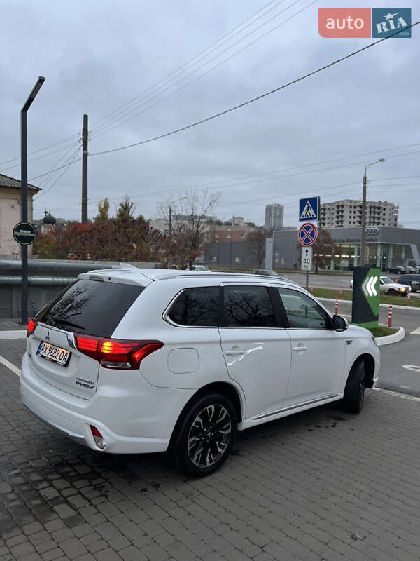 Внедорожник / Кроссовер Mitsubishi Outlander 2018 в Харькове фото 10 Внедорожник / Кроссовер Mitsubishi Outlander 2018 в Харькове