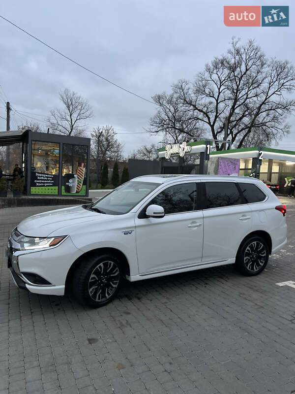 Внедорожник / Кроссовер Mitsubishi Outlander 2018 в Харькове фото 7 Внедорожник / Кроссовер Mitsubishi Outlander 2018 в Харькове