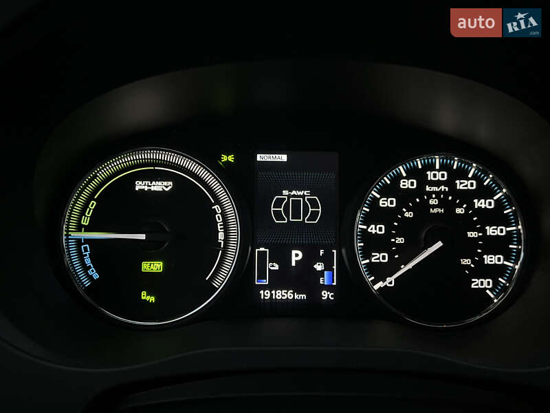 Внедорожник / Кроссовер Mitsubishi Outlander 2018 в Харькове фото 24 Внедорожник / Кроссовер Mitsubishi Outlander 2018 в Харькове