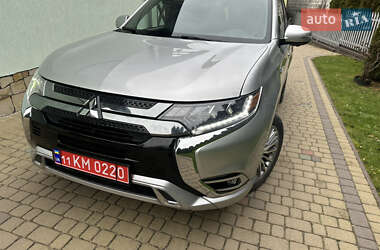 Позашляховик / Кросовер Mitsubishi Outlander 2019 в Львові