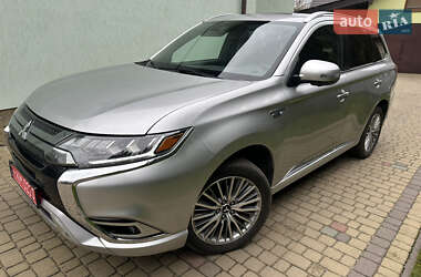 Позашляховик / Кросовер Mitsubishi Outlander 2019 в Львові