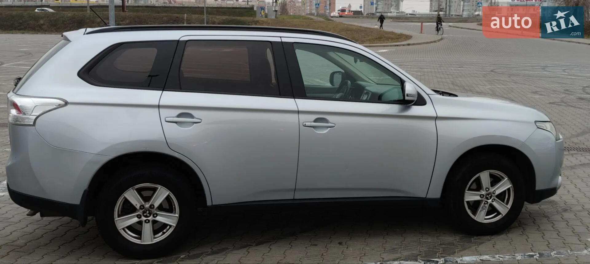 2013 Mitsubishi Outlander - мініатюра 4
