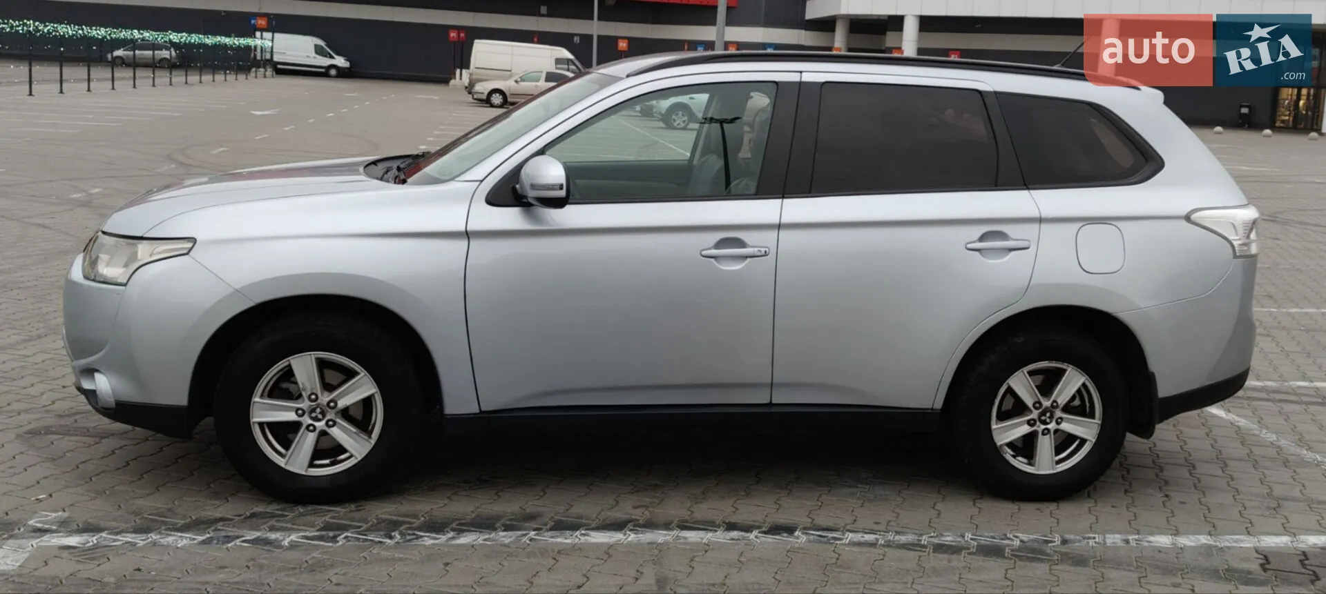 2013 Mitsubishi Outlander - мініатюра 3