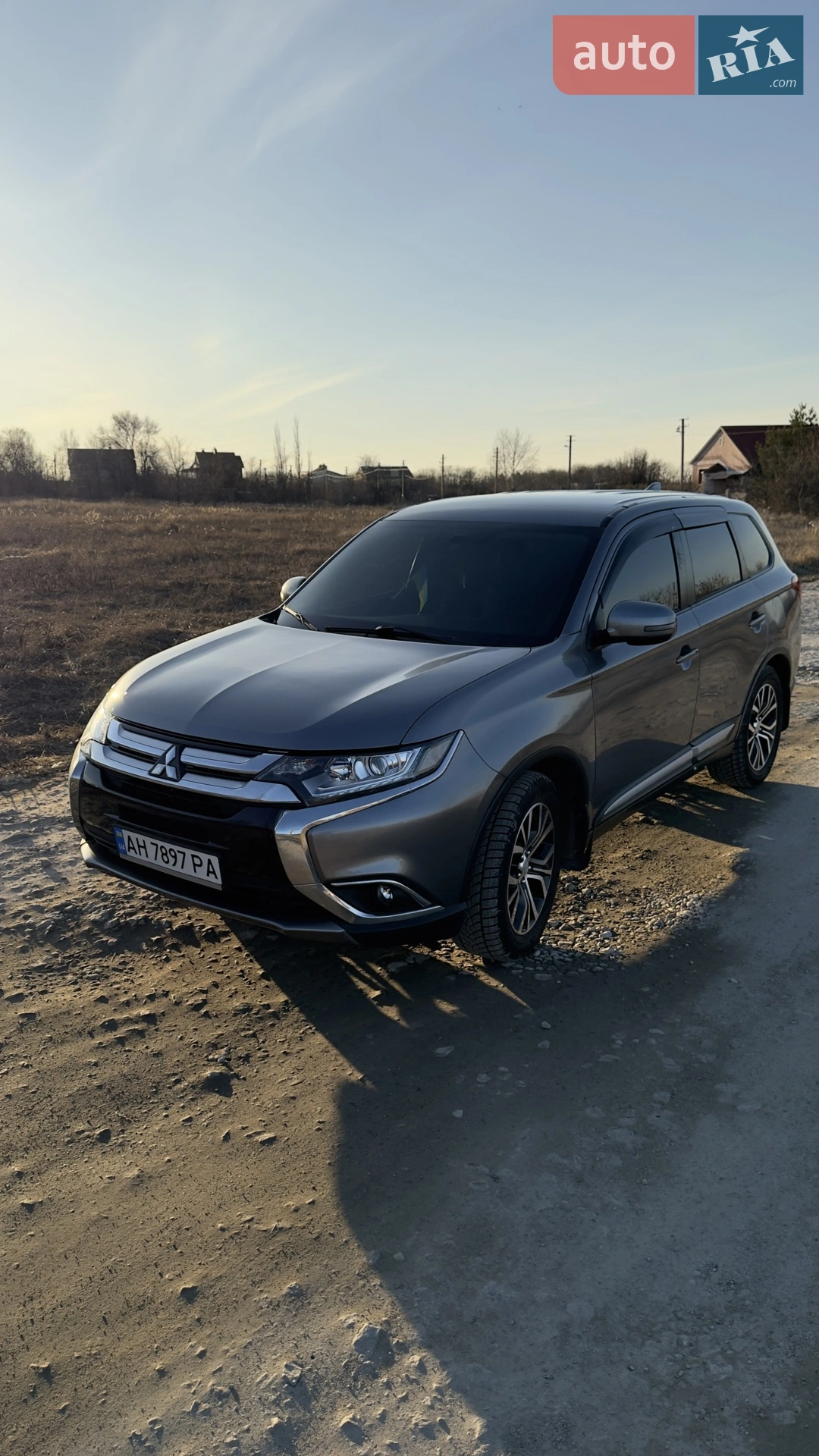 2018 Mitsubishi Outlander - фото 1