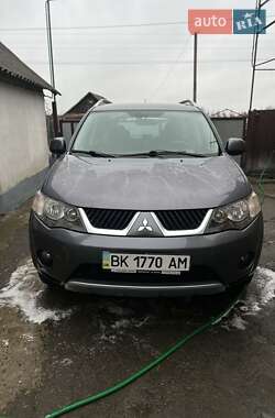 Позашляховик / Кросовер Mitsubishi Outlander 2008 в Рівному
