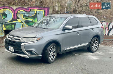 Внедорожник / Кроссовер Mitsubishi Outlander 2016 в Киеве