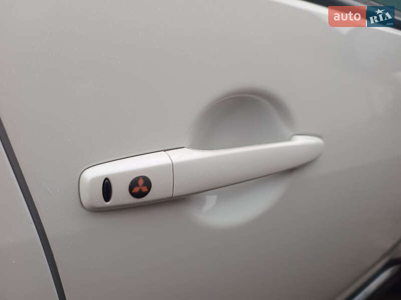 Внедорожник / Кроссовер Mitsubishi Outlander 2013 в Тернополе фото 13 Внедорожник / Кроссовер Mitsubishi Outlander 2013 в Тернополе