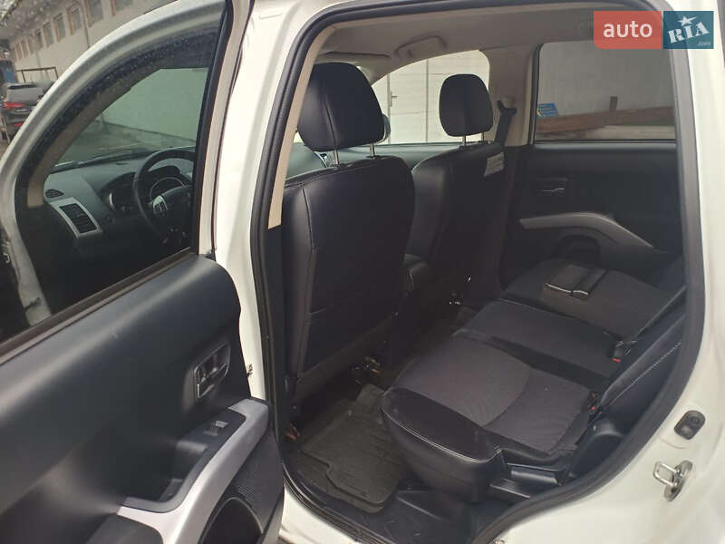 Внедорожник / Кроссовер Mitsubishi Outlander 2013 в Тернополе фото 23 Внедорожник / Кроссовер Mitsubishi Outlander 2013 в Тернополе