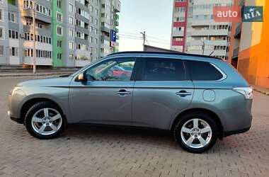 Позашляховик / Кросовер Mitsubishi Outlander 2013 в Львові