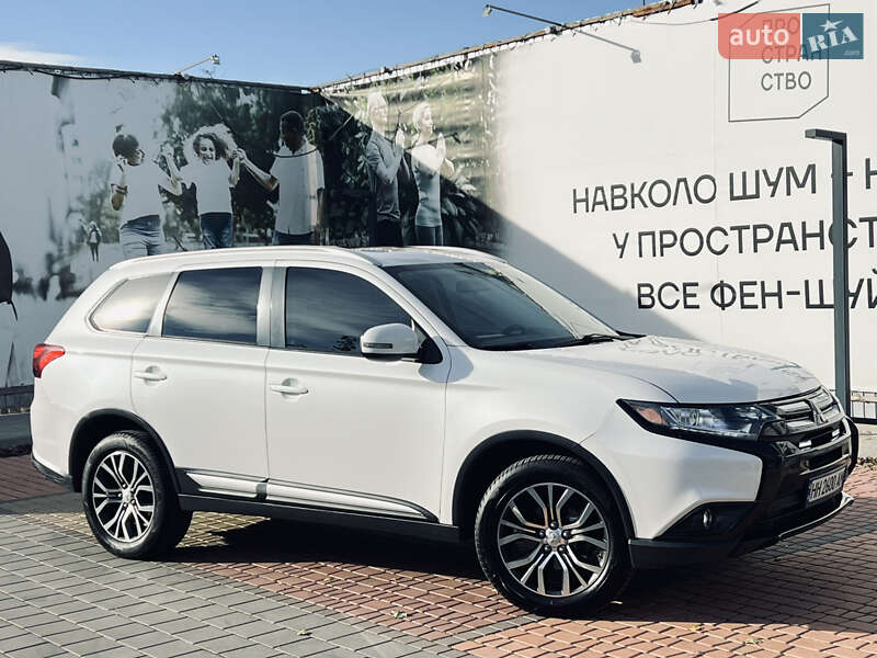 Внедорожник / Кроссовер Mitsubishi Outlander 2015 в Одессе фото 11 Внедорожник / Кроссовер Mitsubishi Outlander 2015 в Одессе