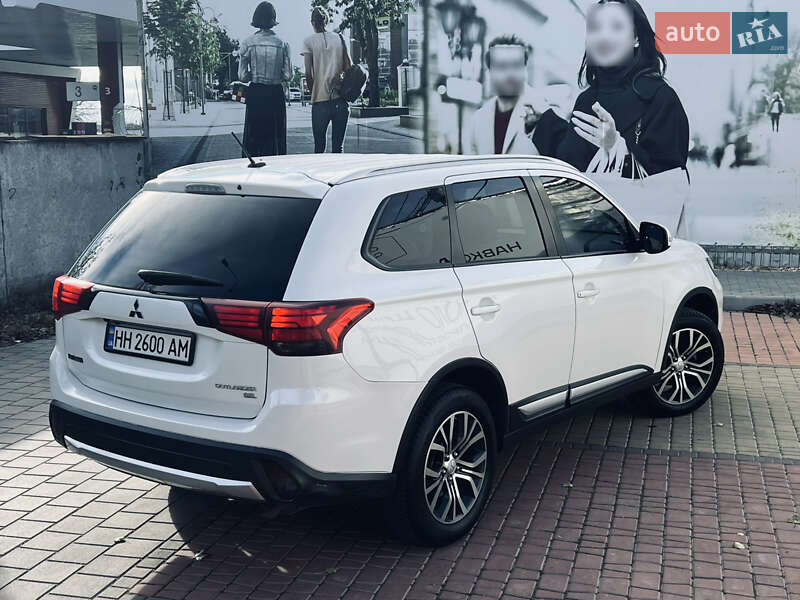 Внедорожник / Кроссовер Mitsubishi Outlander 2015 в Одессе фото 16 Внедорожник / Кроссовер Mitsubishi Outlander 2015 в Одессе