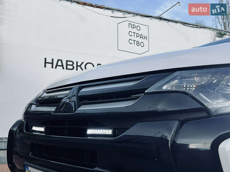 Внедорожник / Кроссовер Mitsubishi Outlander 2015 в Одессе фото 28 Внедорожник / Кроссовер Mitsubishi Outlander 2015 в Одессе