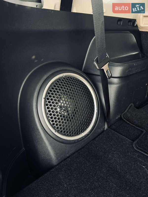 Внедорожник / Кроссовер Mitsubishi Outlander 2015 в Одессе фото 47 Внедорожник / Кроссовер Mitsubishi Outlander 2015 в Одессе