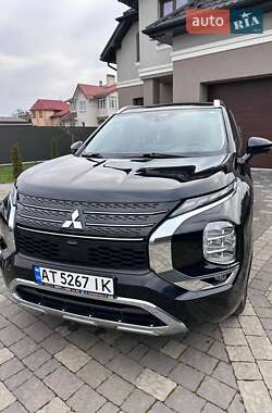 Внедорожник / Кроссовер Mitsubishi Outlander 2021 в Ивано-Франковске