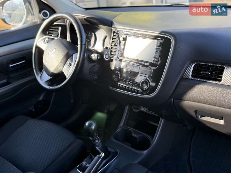 Внедорожник / Кроссовер Mitsubishi Outlander 2013 в Стрые фото 31 Внедорожник / Кроссовер Mitsubishi Outlander 2013 в Стрые