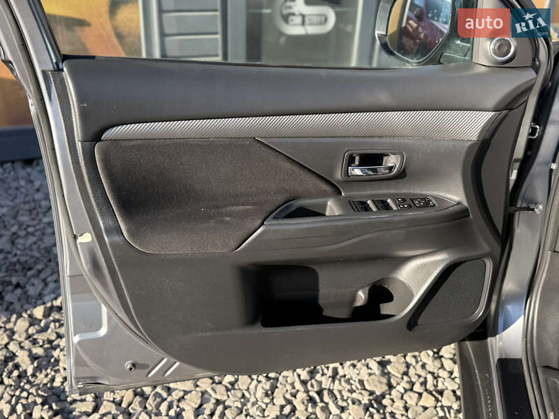 Внедорожник / Кроссовер Mitsubishi Outlander 2013 в Стрые фото 43 Внедорожник / Кроссовер Mitsubishi Outlander 2013 в Стрые