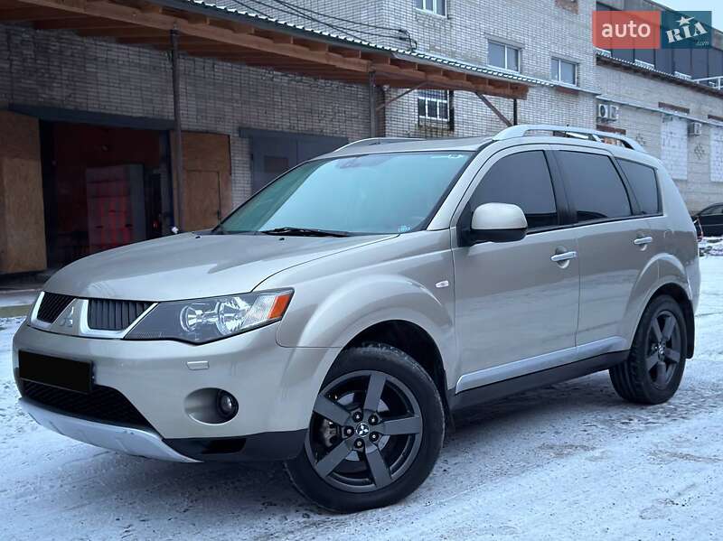 Внедорожник / Кроссовер Mitsubishi Outlander 2007 в Ахтырке