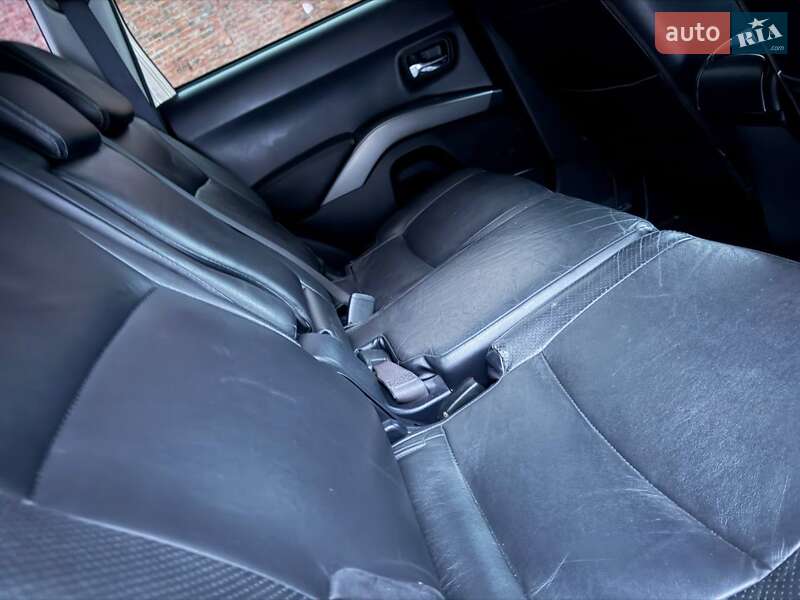 Внедорожник / Кроссовер Mitsubishi Outlander 2007 в Ахтырке